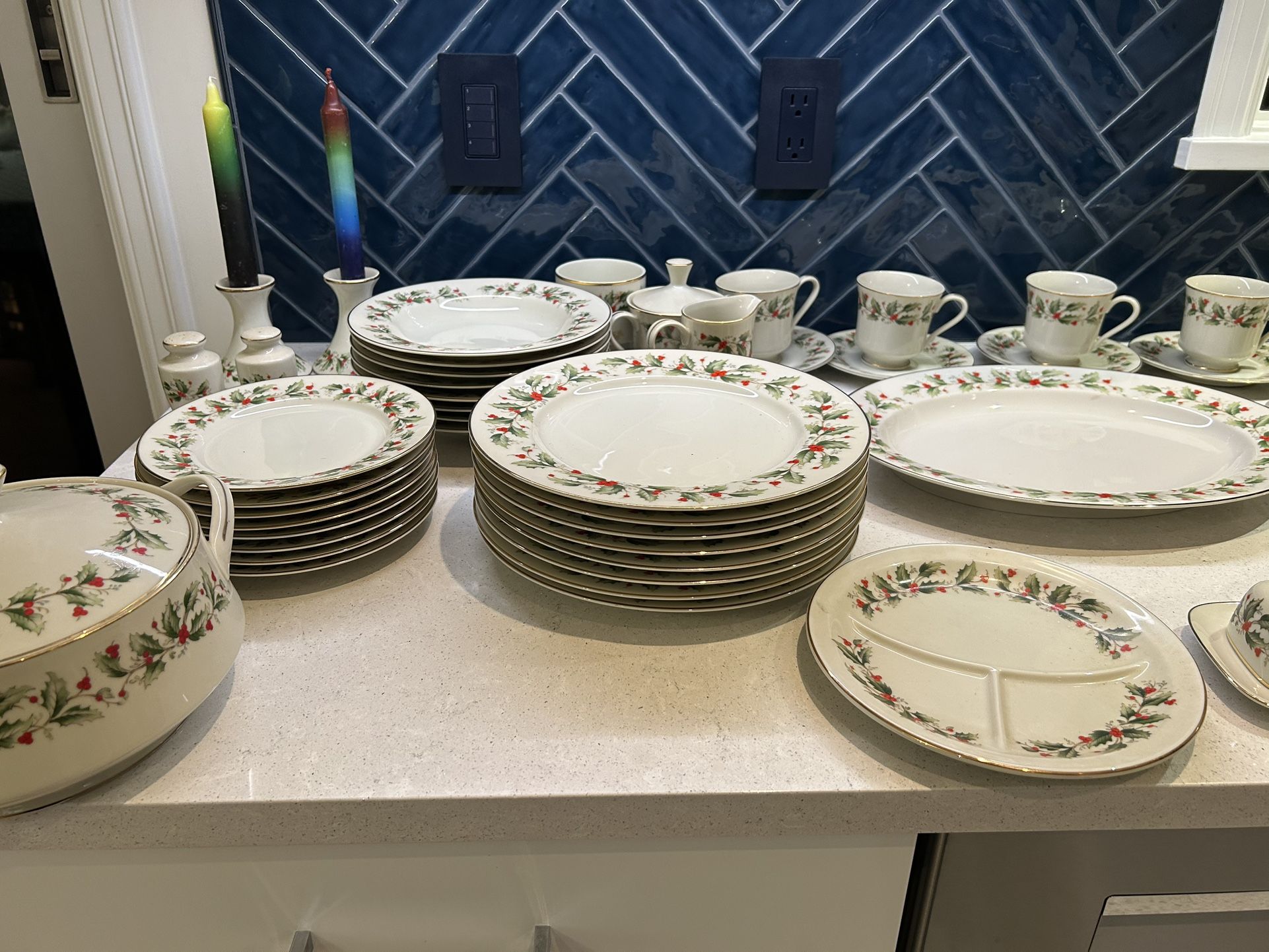 Holiday “Holly” pattern - fine china from Royal Gallery - Made in Japan 