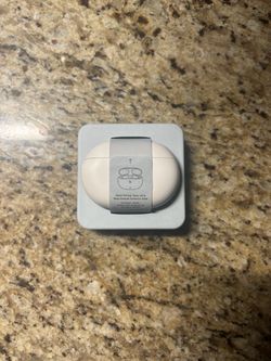 NEW but dented box Beats Studio Buds 4