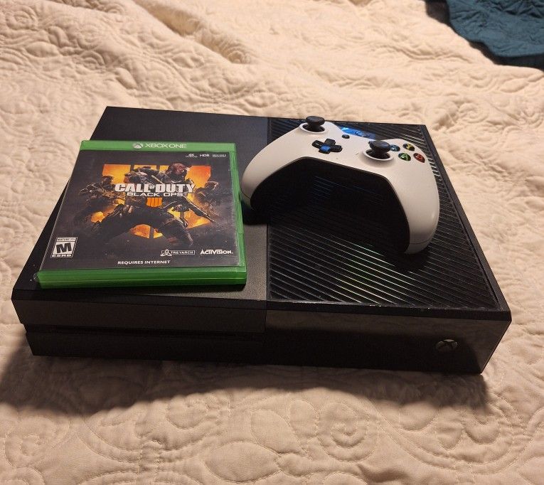 Xbox One + Controller & Game