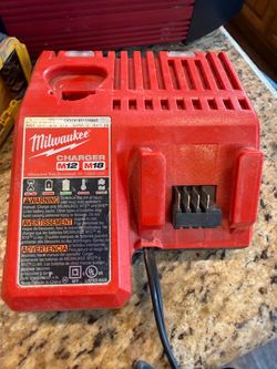 Milwaukee M12 & M18 Multi-Voltage Battery Charger (Model 48-59-1812)