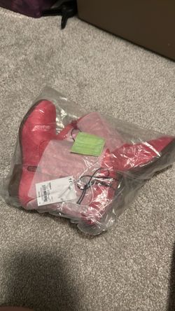 Pink boots toddler