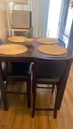 Dinning table cherry color