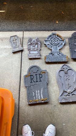 9 outdoor halloween headstones  $25 for all