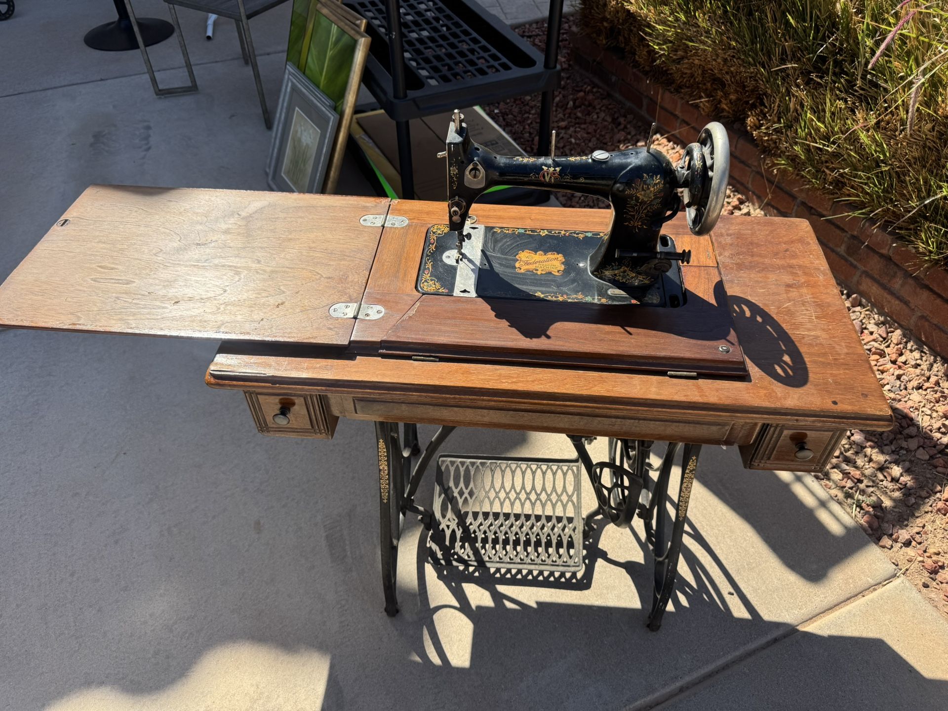 Antique Sewing Machine 