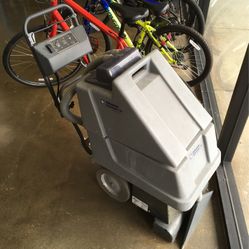 Nilfisk Advanced Aquaclean 15 Carpet Cleaner