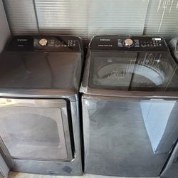 New Open Box Samsung Large Capacity Top Load Washer And Gas Dryer Set In Black 
