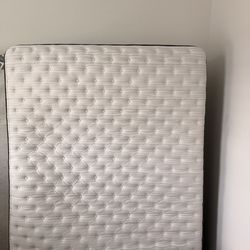 Beautyrest silver queen mattress for sale