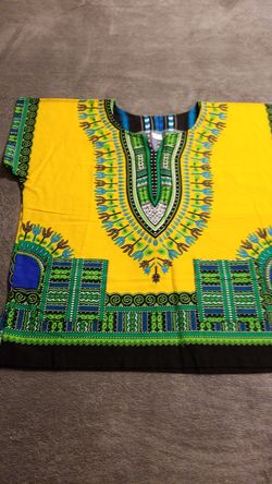 Boys Dishiki size large fits like medium 10/12