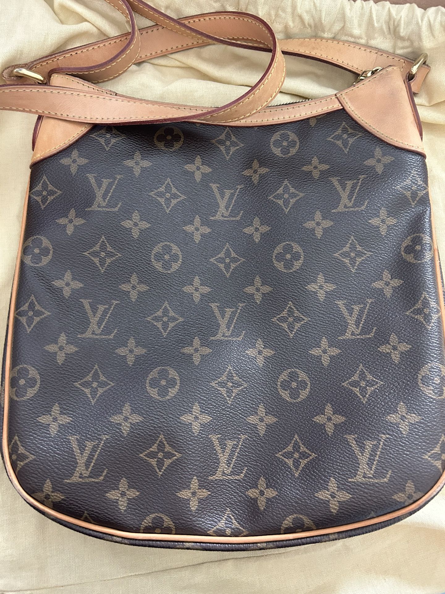 Louis Vuitton Icare Laptop Bag Damier for Sale in Miami, FL - OfferUp