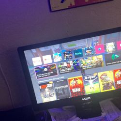 Small 24 Inch TV 