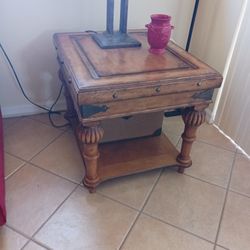 Traditional/Rustic End Table