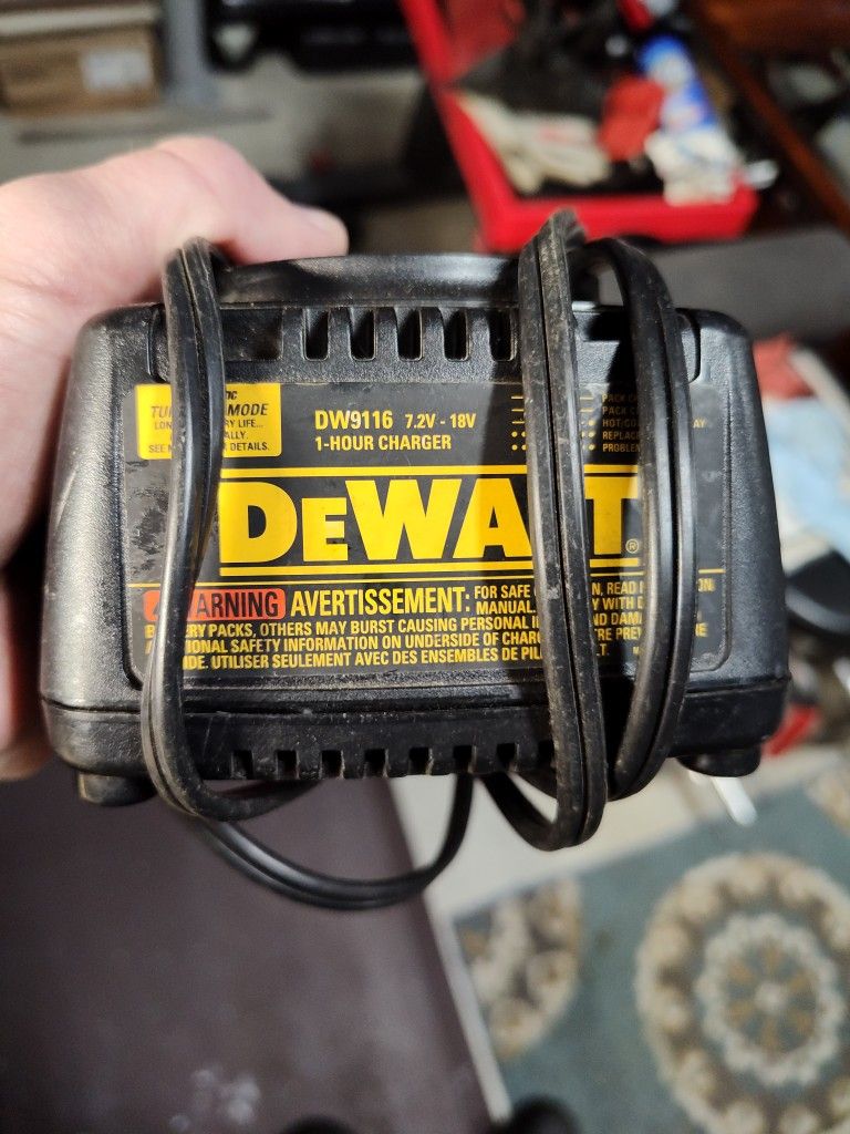 DeWalt DW9116 Charger