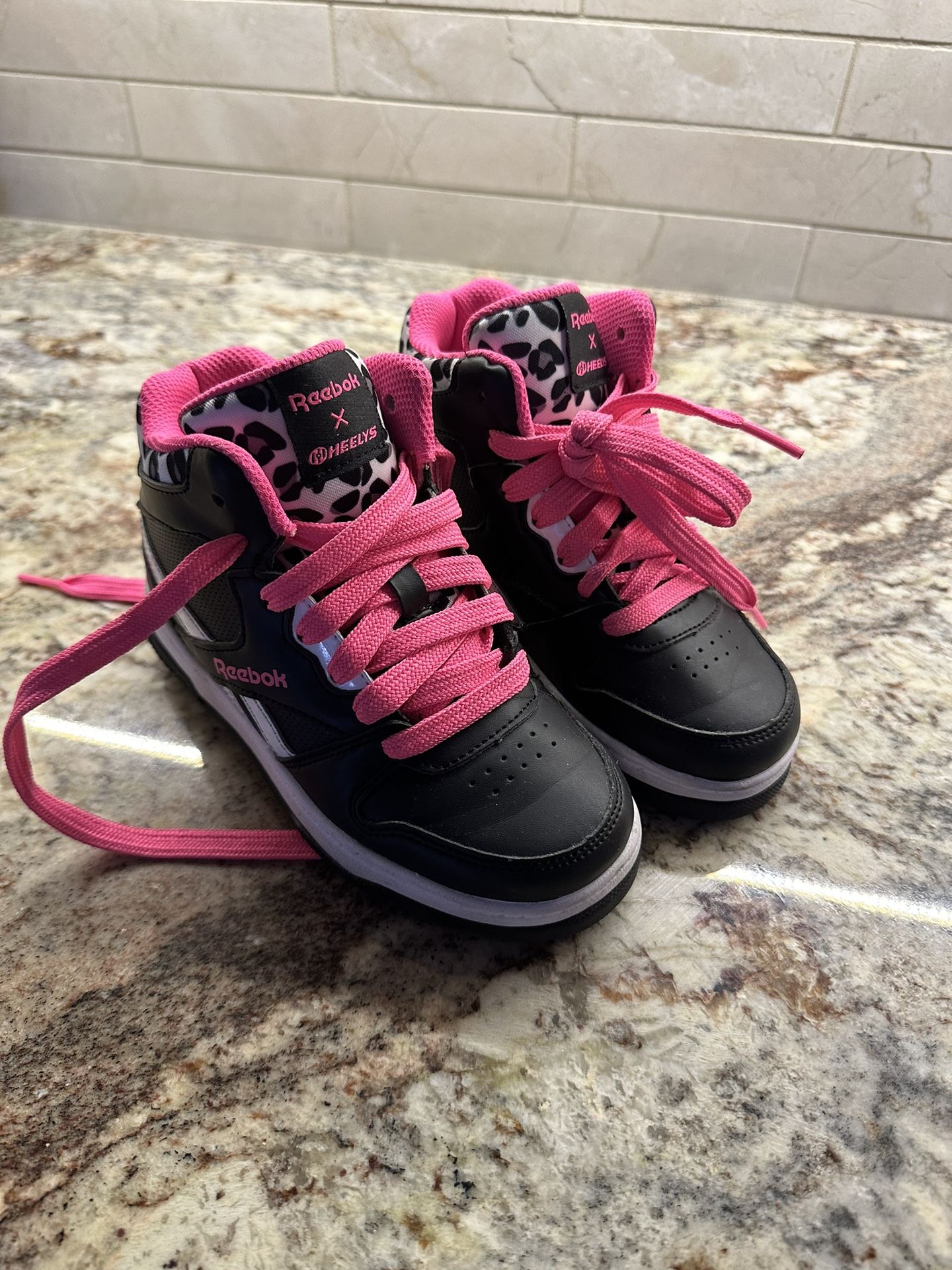 Girls Reebok Heely Shoes