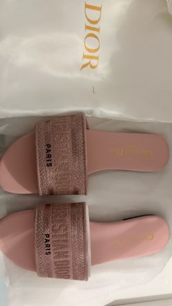 Pink women’s slides