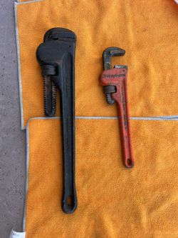 Snap-On Pipe Wrench + Heavy Duty Pipe Wrench – Used