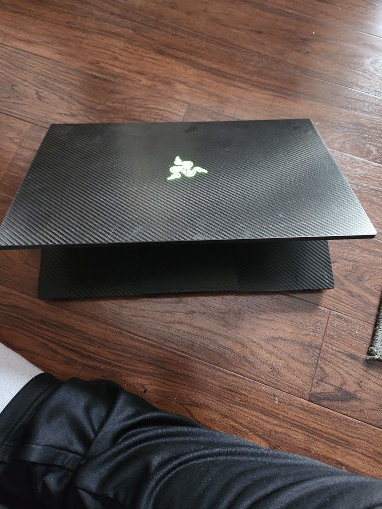 Like-New Razer Blade 17 RTX 3080 TI I9 12900h 32GB RAM
