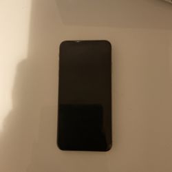 IPHONE XS *LOCKED* BROKEN SCREEN