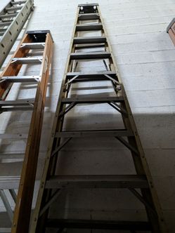 Fiberglass Step Ladder 10'