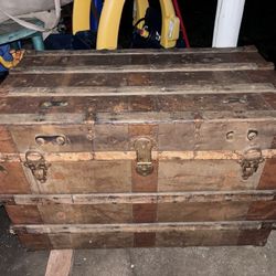 Antique Steamer  Chest/ Trunk