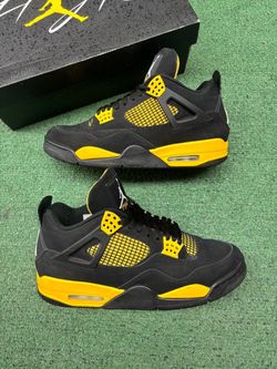 JORDAN 4 YELLOW THUNDER SIZE 10.5