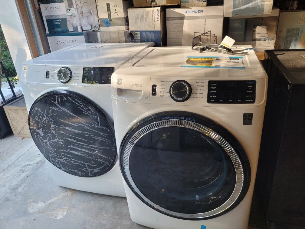 WASHER AND DRYER SET