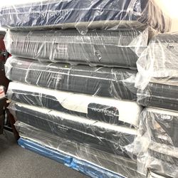 🚛 MATTRESS SALE BRAND NEW TWIN SIZE $117. FULL SIZE MATTRESS $189. QUEEN SIZE MATTRESS $199 AVAILABLE DELIVERY 🚚 LOCATION 303 POCASSET AVE PROVIDE