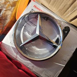 Mercedes Bens Chrome Metal Emblem 6 Inch