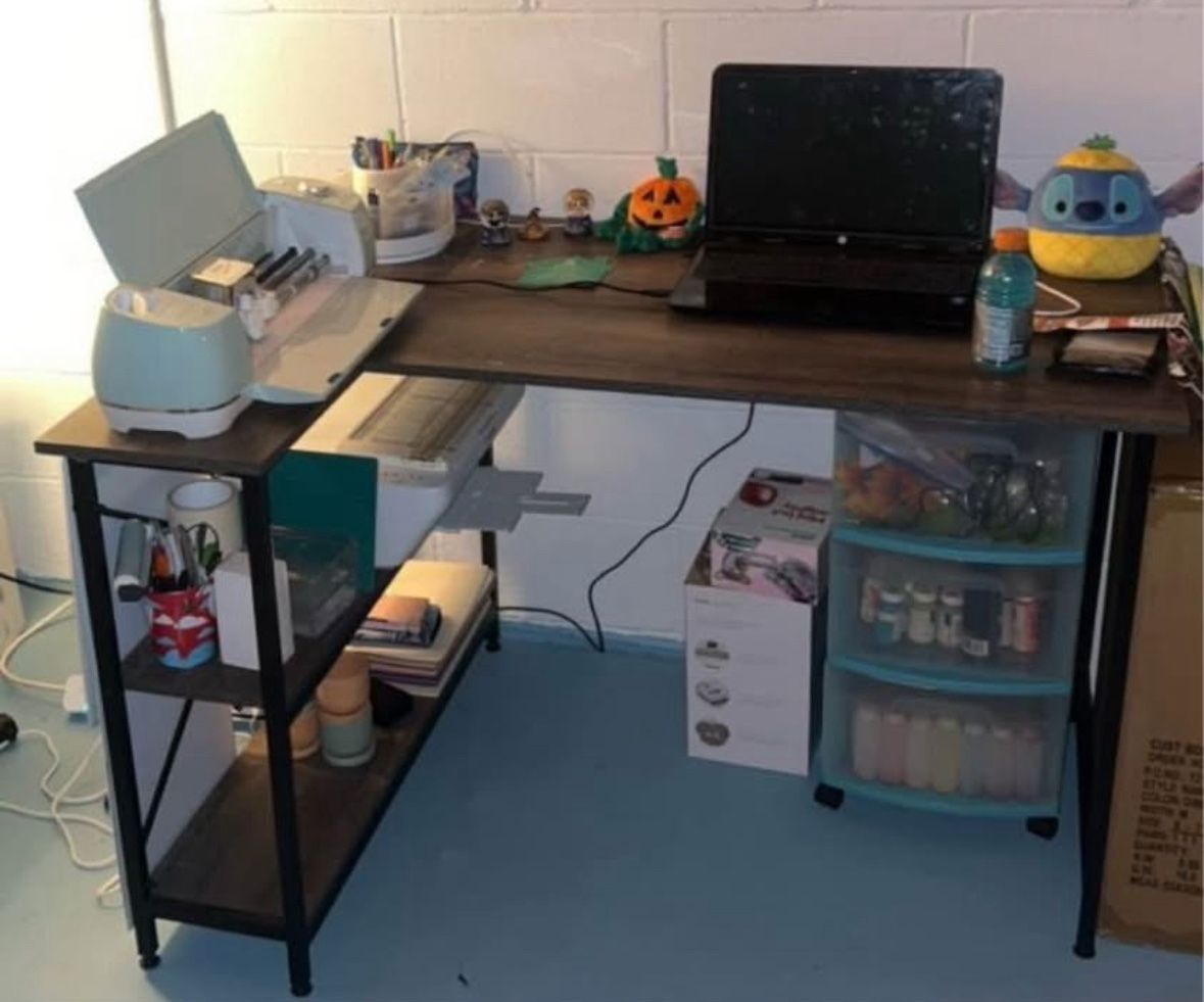 L Shaped Desk With Shelves