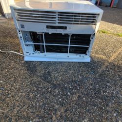 Air Conditioner works 