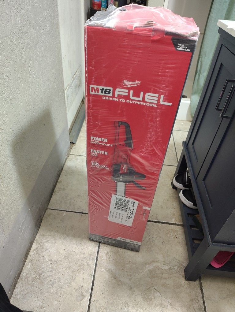 Milwaukee Chain Saw
