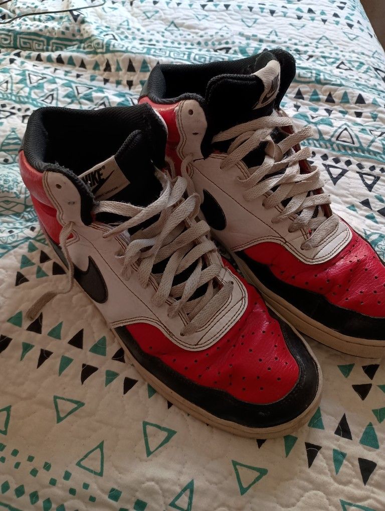 Red Nike Court Visions
