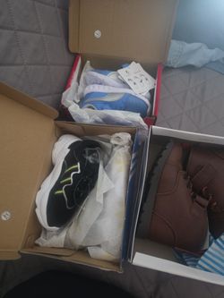Kids shoes lot