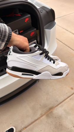 Air Jordan 4 RM