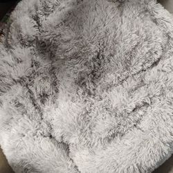 Large Round Pet Bed - Pillow .- 39 X 39 - Grey