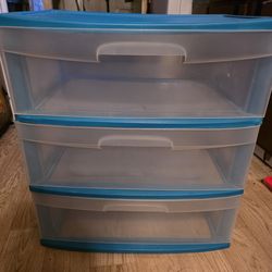 Plastic dresser
