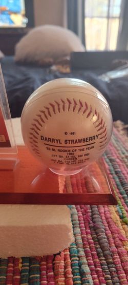 Daryl Strawberry Card And Baseball