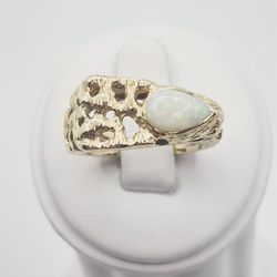 10k Gold Opal Ring