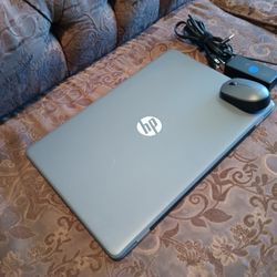 Laptop HP15-bs057cl-core i5-8gb Ram-128gb HD SSD Solid-goo-d For Studen-ts.