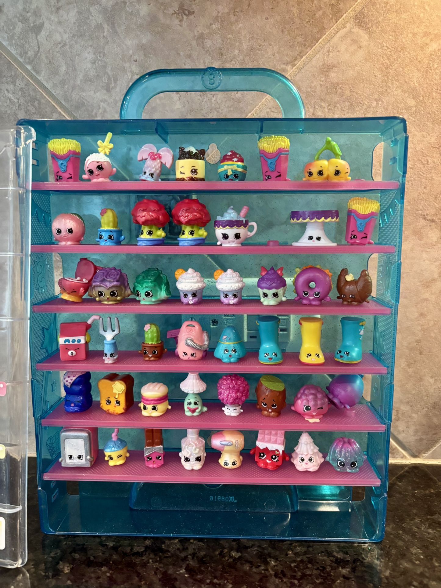 Shopkins Toys and Storage Display Carrying Case