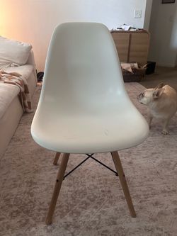 Eames-Style Shell Chair with Wood Legs set of 4