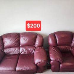 Leather Couches Great Condition And Very Clean 