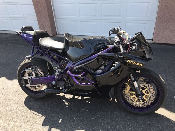 Honda f4i фото