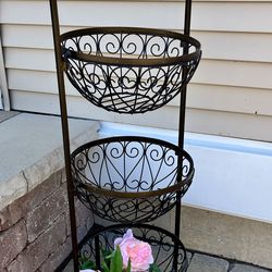 THREE TIER BASKET STAND