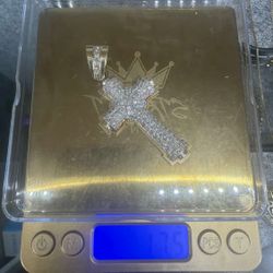 Cross charm 14k 17.5 grams