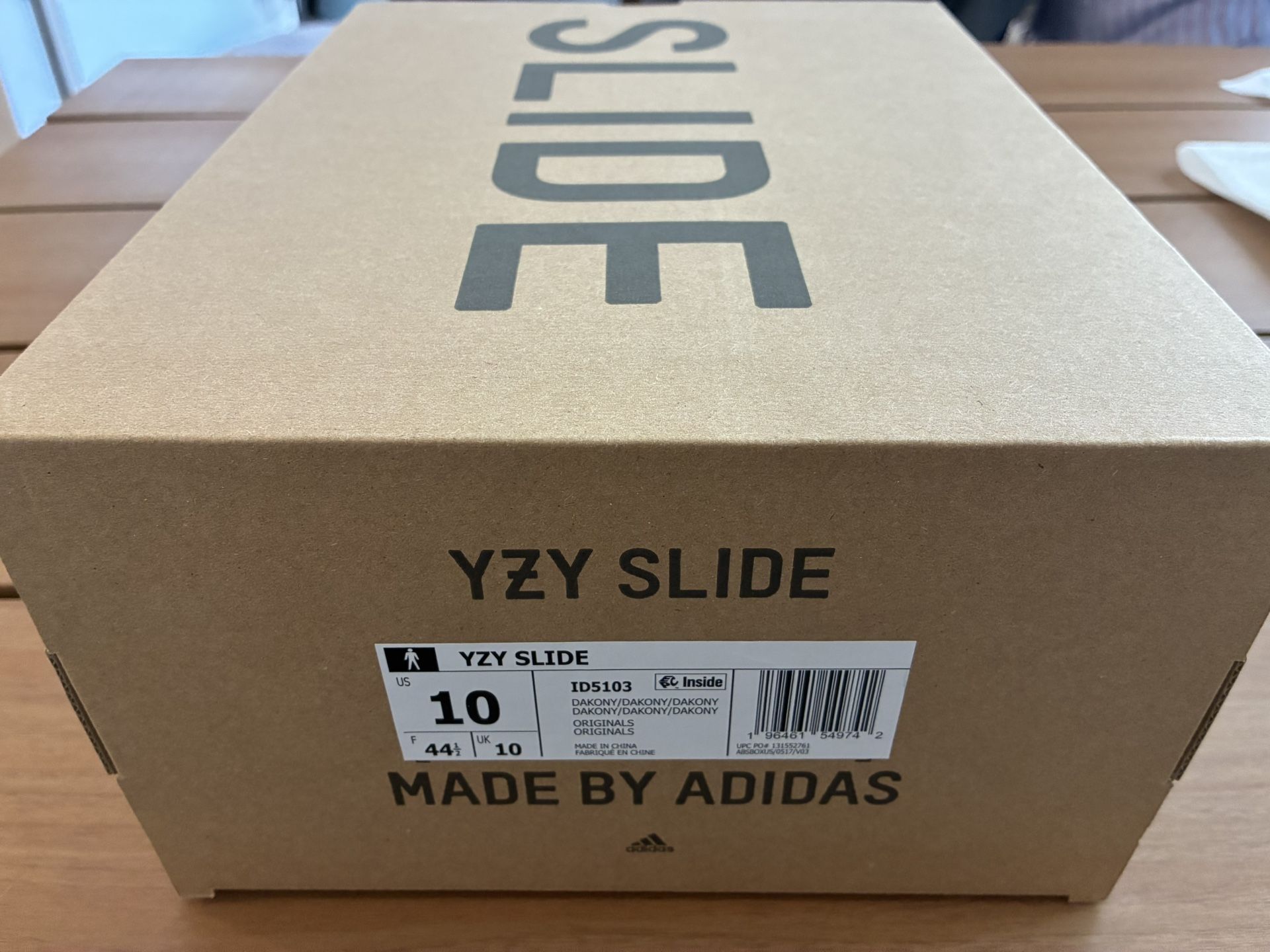 Adidas Yeezy Slides Dark Onyx ID5103 Men's Size 10 Brand New