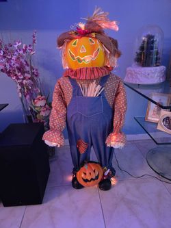 Lighted Halloween Scarecrow Pumpkin Decoration