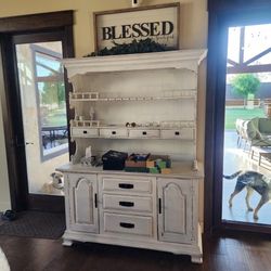 Farmhouse Hutch