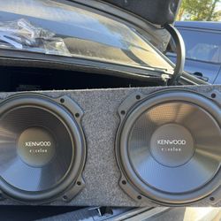 12 Inch Kenwood Subwoofers & 800w Kicker Amp
