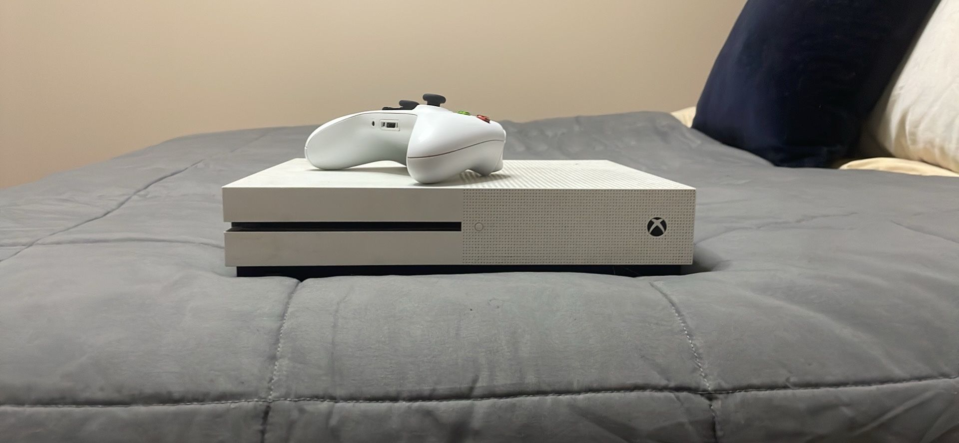 Xbox One S And Controller