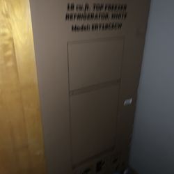 White Element Top Freezer Fridge 